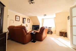 Lounge/Diner- click for photo gallery